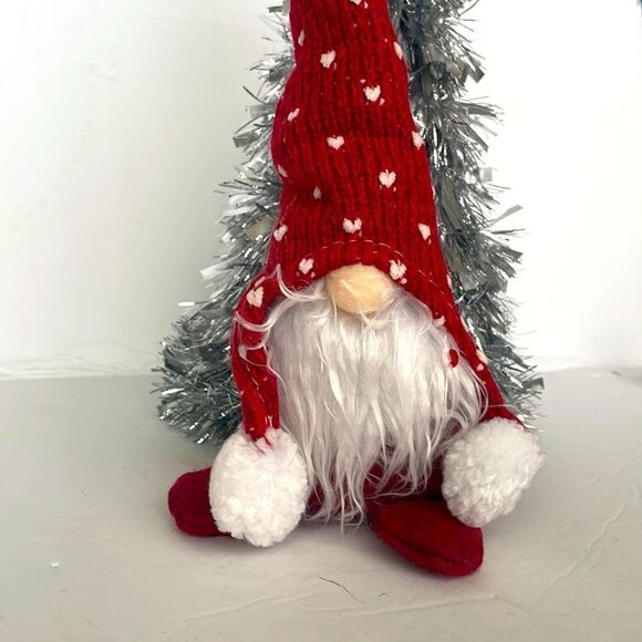 403 - RED CHRISTMAS GNOME - Picture 3 of 4